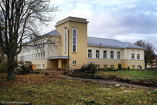 Berufsschule in Bebrene, Rekonstruktion der Gebäude